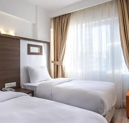 Demir Hotel 2*